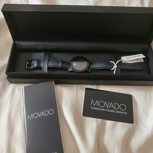Movado bold ladies watch with Swarovski Crystal's - Picture 3 of 6